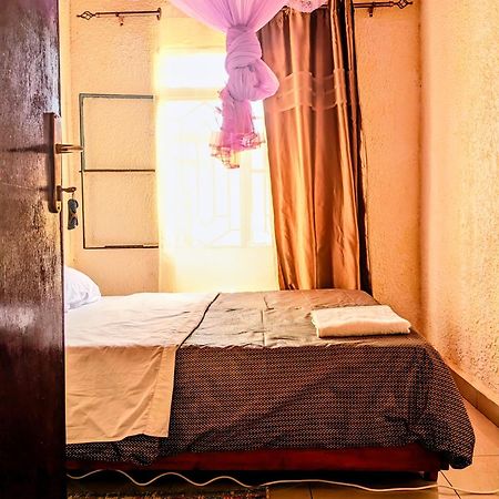 Randa'S House I Homestay 루헹게리 외부 사진