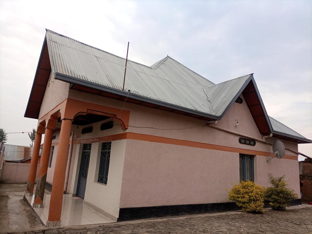 Randa'S House I Homestay 루헹게리 외부 사진