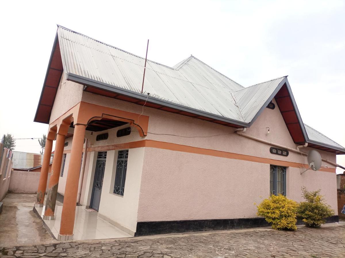 Randa'S House I Homestay 루헹게리 외부 사진