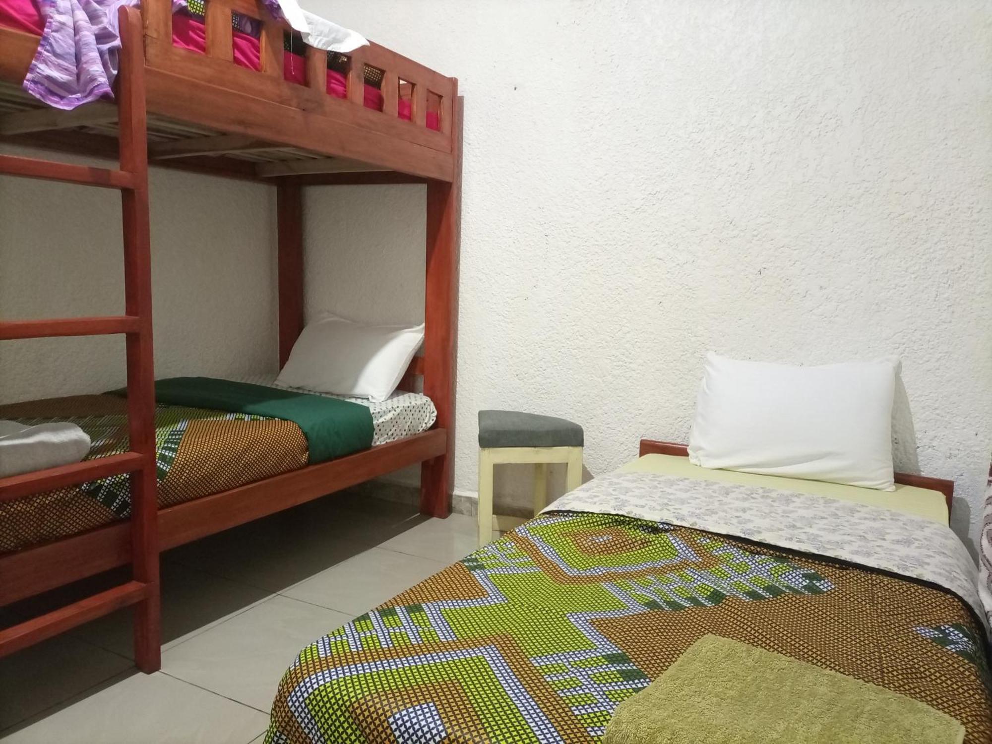 Randa'S House I Homestay 루헹게리 외부 사진