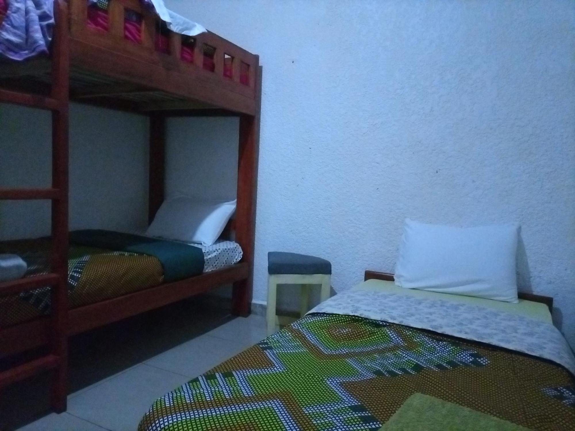 Randa'S House I Homestay 루헹게리 외부 사진