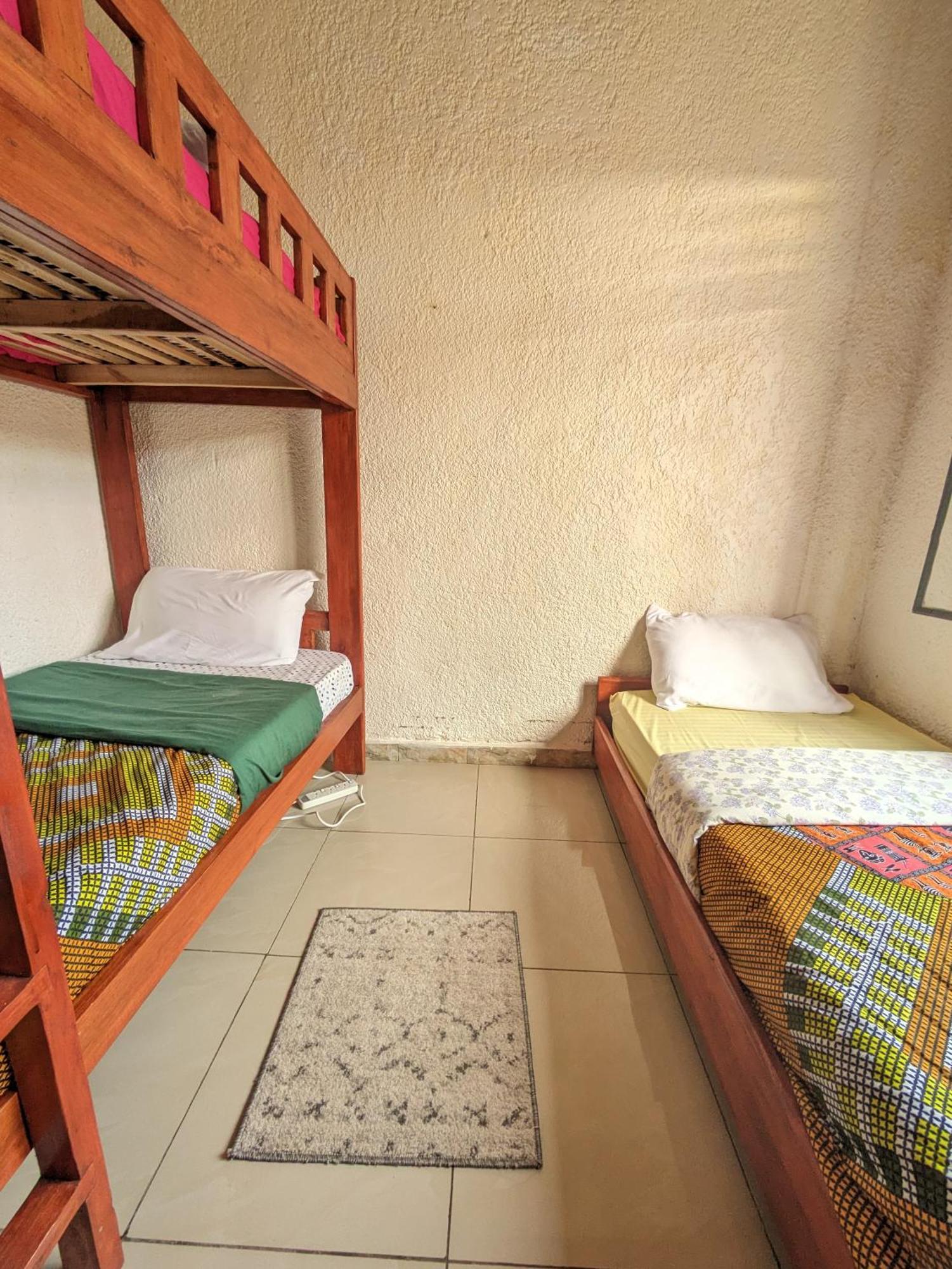 Randa'S House I Homestay 루헹게리 외부 사진