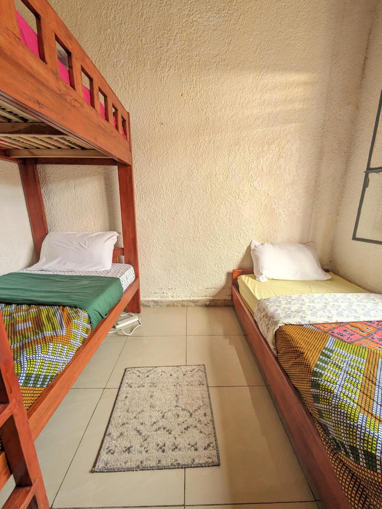 Randa'S House I Homestay 루헹게리 외부 사진