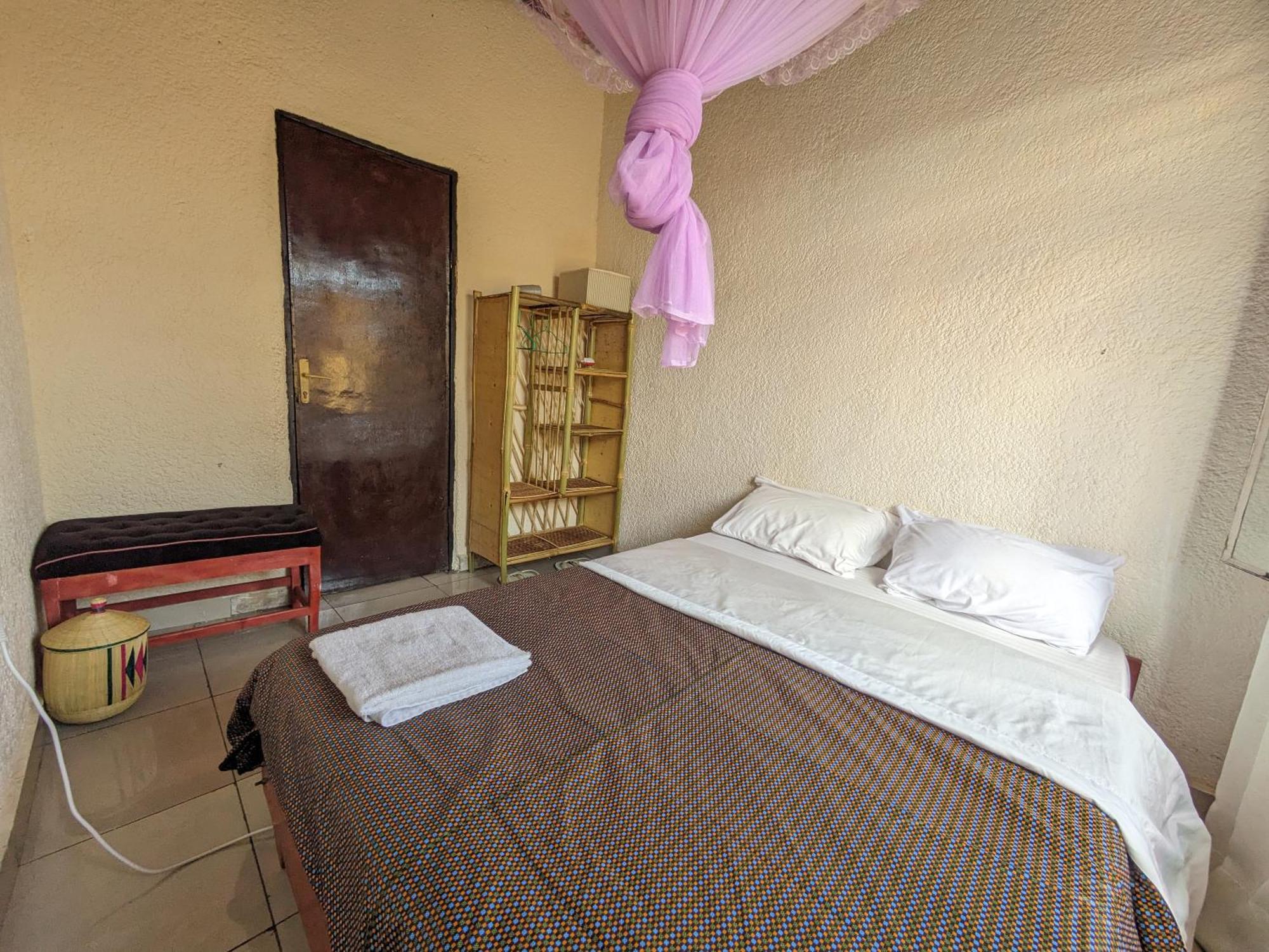Randa'S House I Homestay 루헹게리 외부 사진